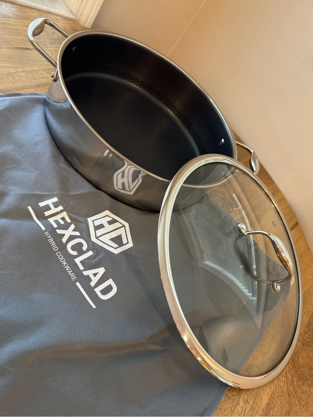HEXCLAD 5.5 Qt Hybrid Deep Sauté Pan w/ Glass Lid, 12” Everyday Pan w/ Lid NEW